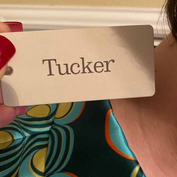 Tucker Silk Men’s Short Sleeve Button Down - Picture 3 of 9